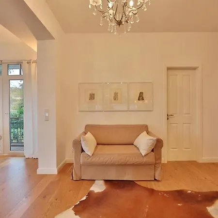 Strandallee 164 Strandallee 164 3 Appartement *